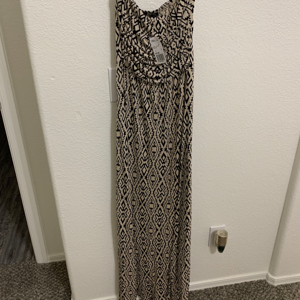 Strapless, belted Forever 21 dress. Never worn.